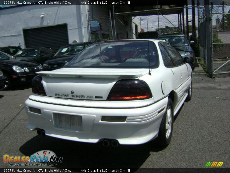 1995 Pontiac Grand Am GT Bright White / Grey Photo #4