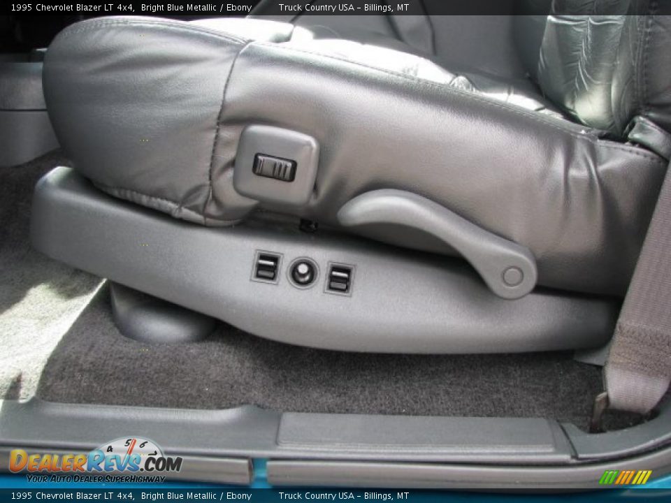 1995 Chevrolet Blazer LT 4x4 Bright Blue Metallic / Ebony Photo #6