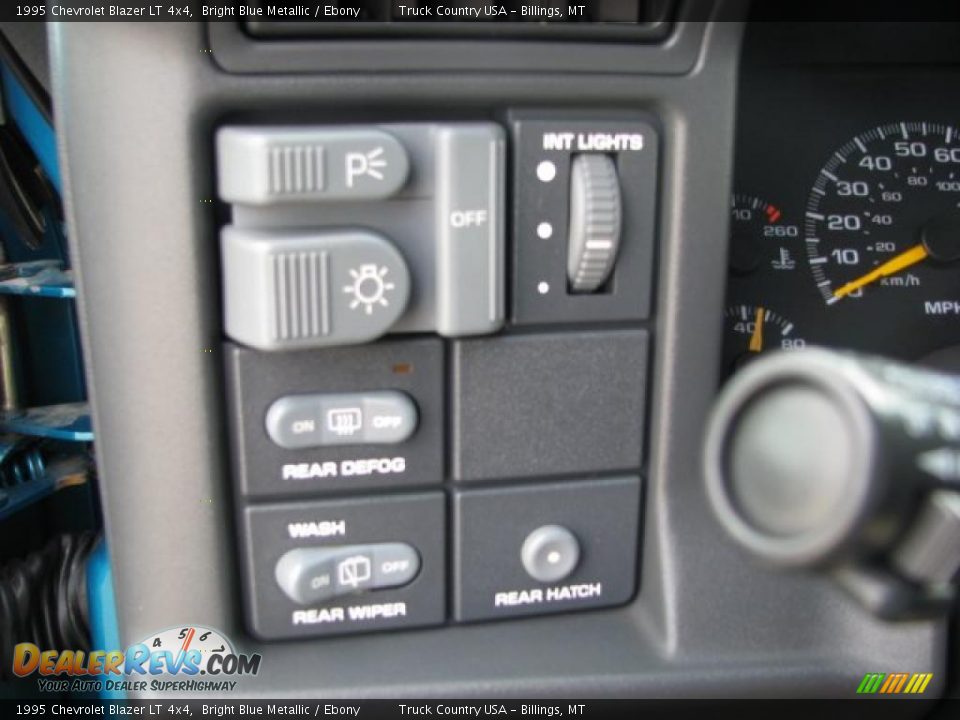 1995 Chevrolet Blazer LT 4x4 Bright Blue Metallic / Ebony Photo #10