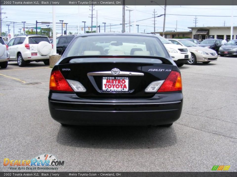 2002 Toyota Avalon XLS Black / Ivory Photo #4