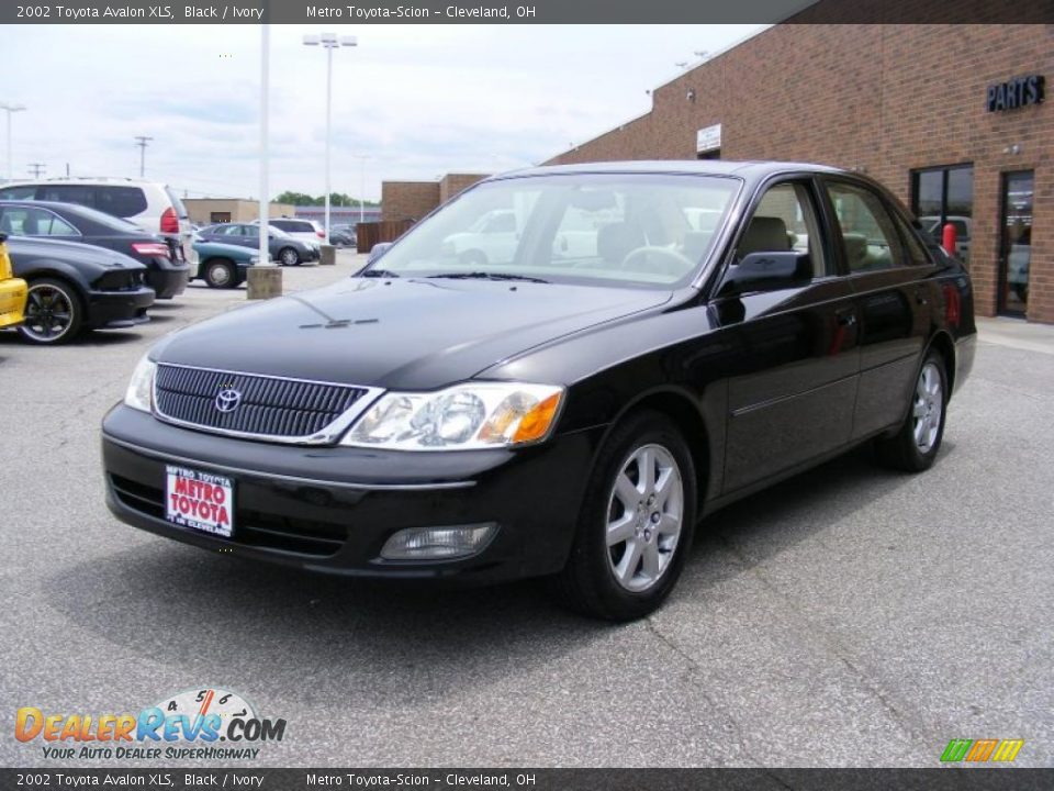 2002 Toyota Avalon XLS Black / Ivory Photo #7