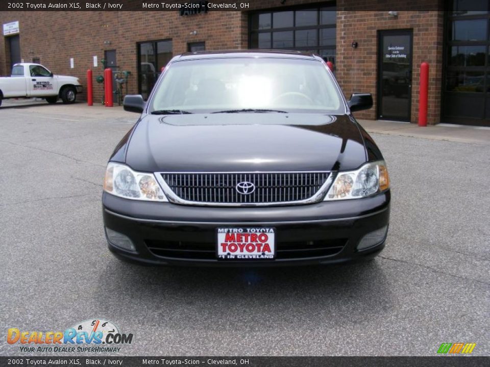 2002 Toyota Avalon XLS Black / Ivory Photo #8