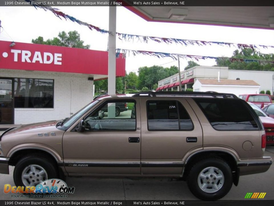 1996 Chevrolet Blazer LS 4x4 Medium Beige Mystique Metallic / Beige Photo #1
