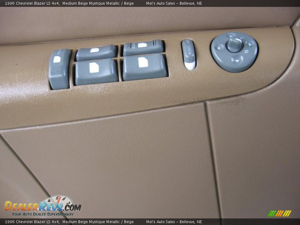 1996 Chevrolet Blazer LS 4x4 Medium Beige Mystique Metallic / Beige Photo #8