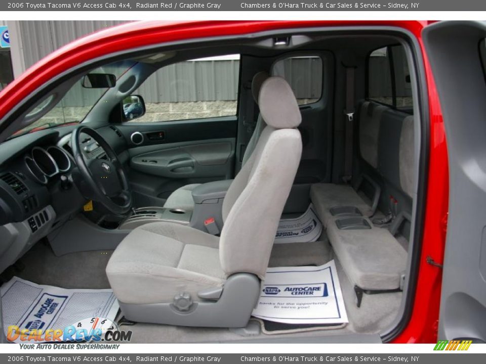 2006 Toyota Tacoma V6 Access Cab 4x4 Radiant Red / Graphite Gray Photo #5