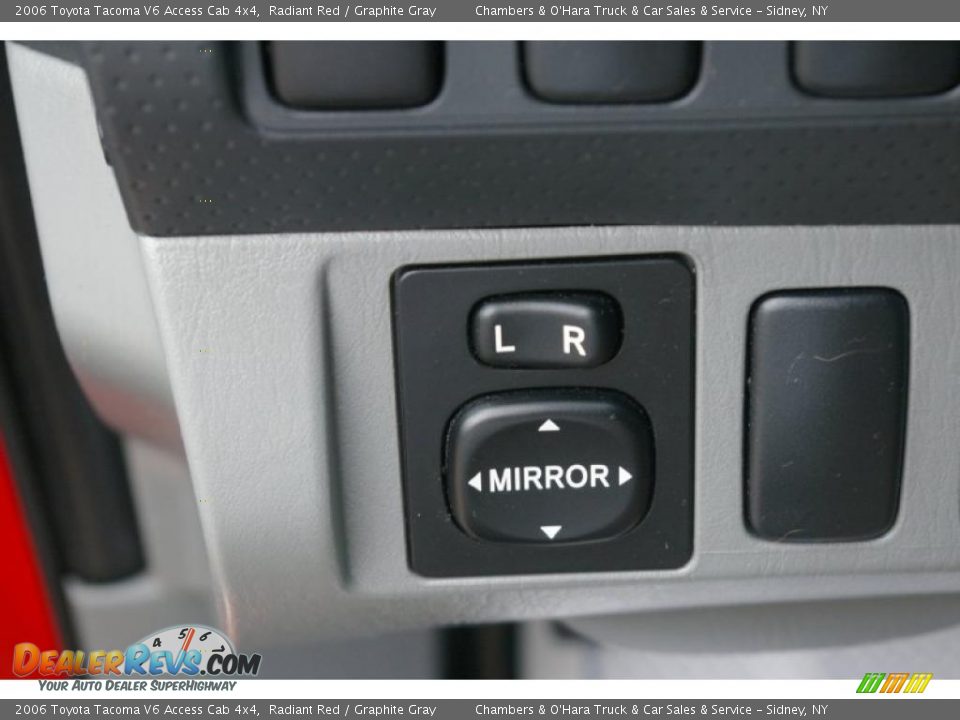 2006 Toyota Tacoma V6 Access Cab 4x4 Radiant Red / Graphite Gray Photo #7