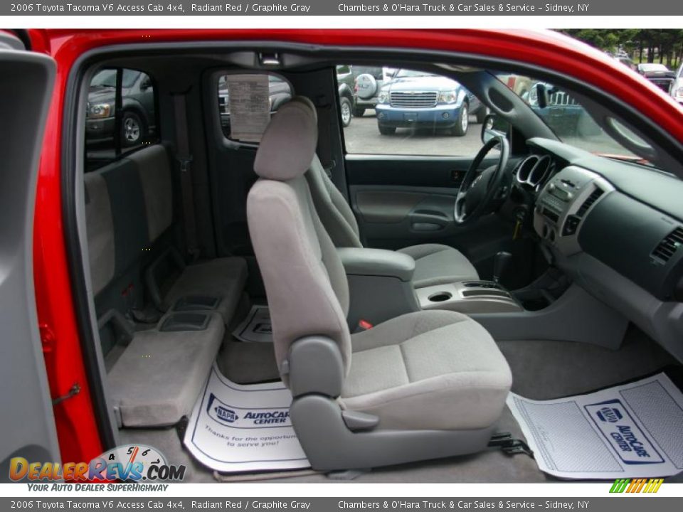 2006 Toyota Tacoma V6 Access Cab 4x4 Radiant Red / Graphite Gray Photo #17
