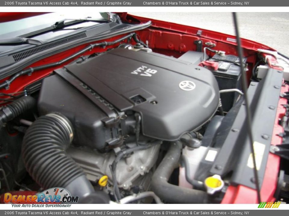 2006 Toyota Tacoma V6 Access Cab 4x4 Radiant Red / Graphite Gray Photo #18