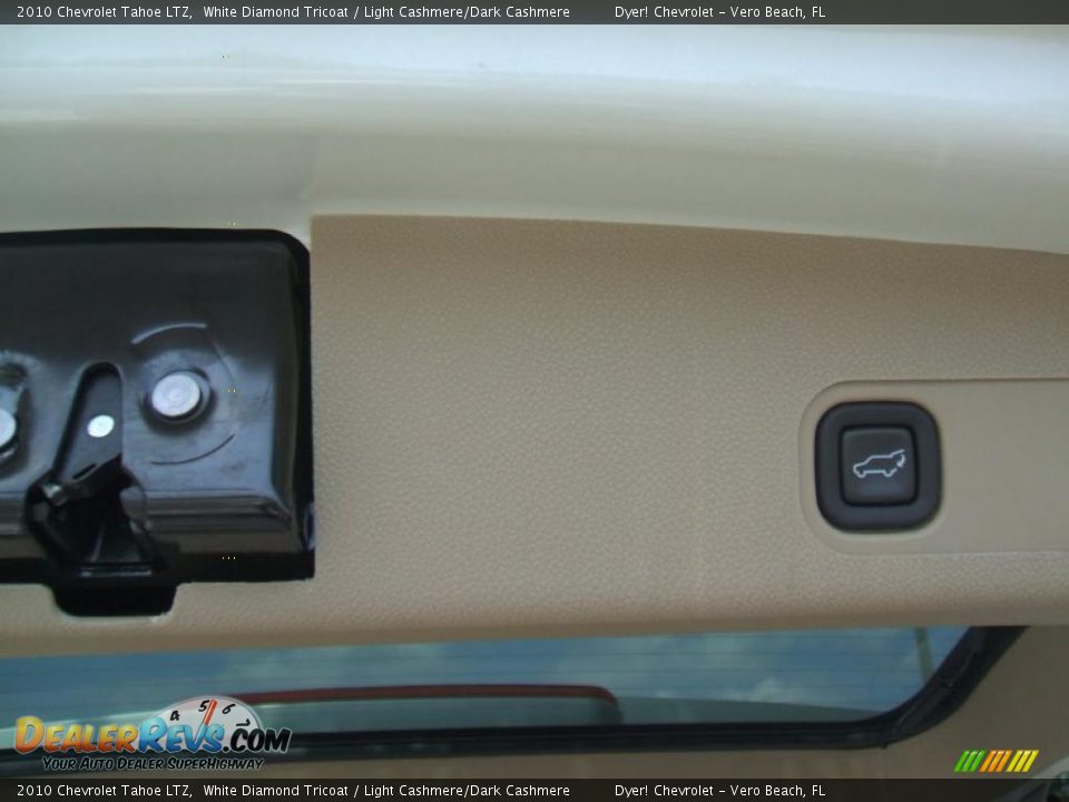 2010 Chevrolet Tahoe LTZ White Diamond Tricoat / Light Cashmere/Dark Cashmere Photo #7