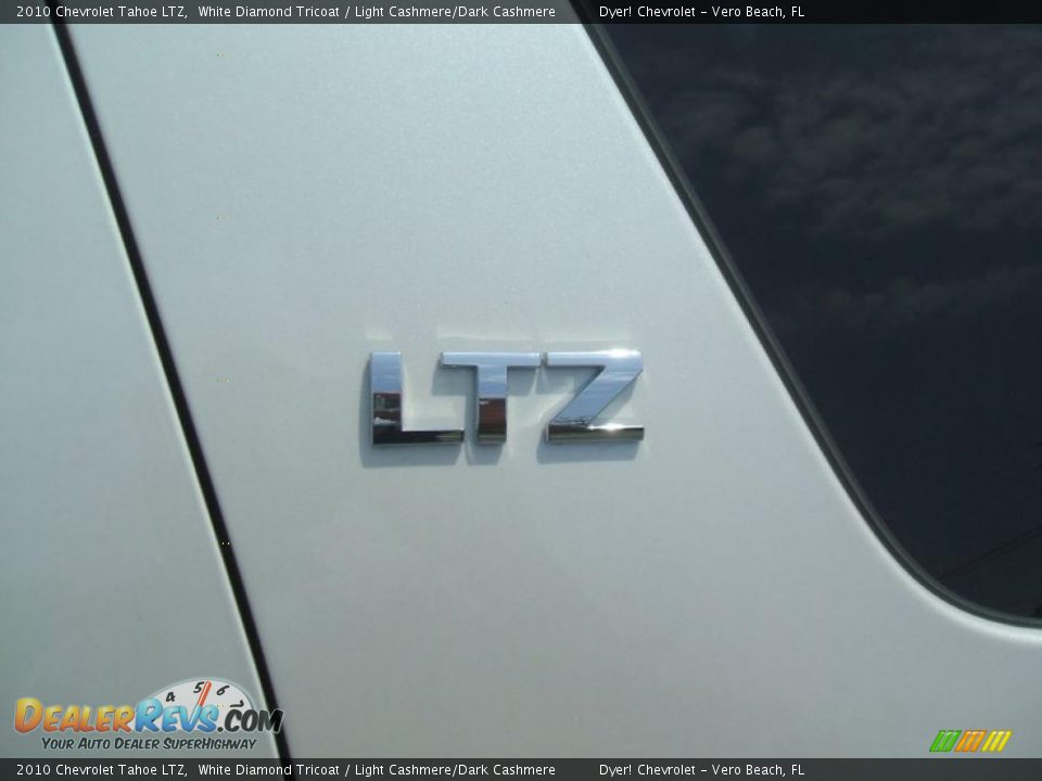 2010 Chevrolet Tahoe LTZ White Diamond Tricoat / Light Cashmere/Dark Cashmere Photo #11