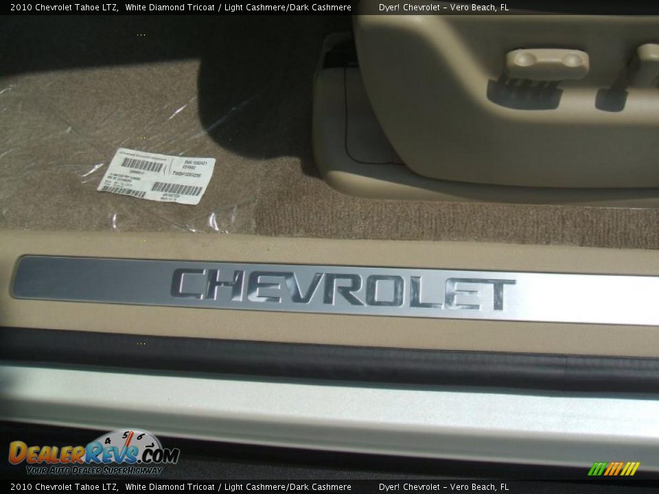 2010 Chevrolet Tahoe LTZ White Diamond Tricoat / Light Cashmere/Dark Cashmere Photo #14
