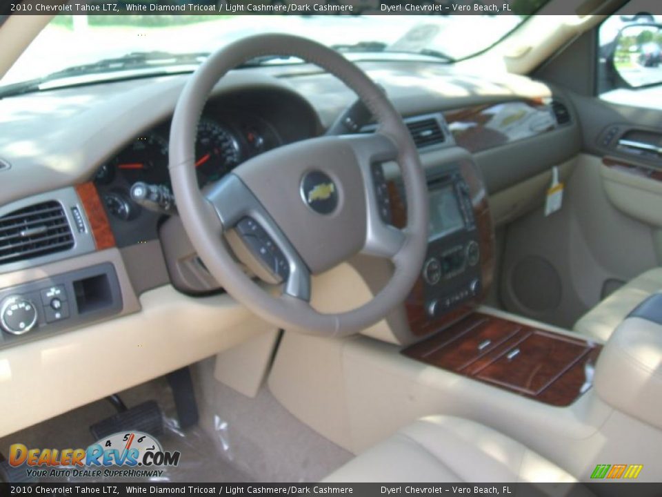2010 Chevrolet Tahoe LTZ White Diamond Tricoat / Light Cashmere/Dark Cashmere Photo #17
