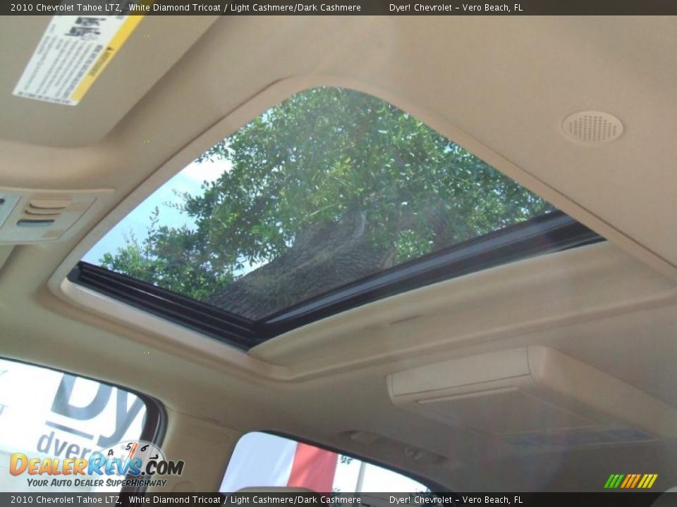 2010 Chevrolet Tahoe LTZ White Diamond Tricoat / Light Cashmere/Dark Cashmere Photo #18
