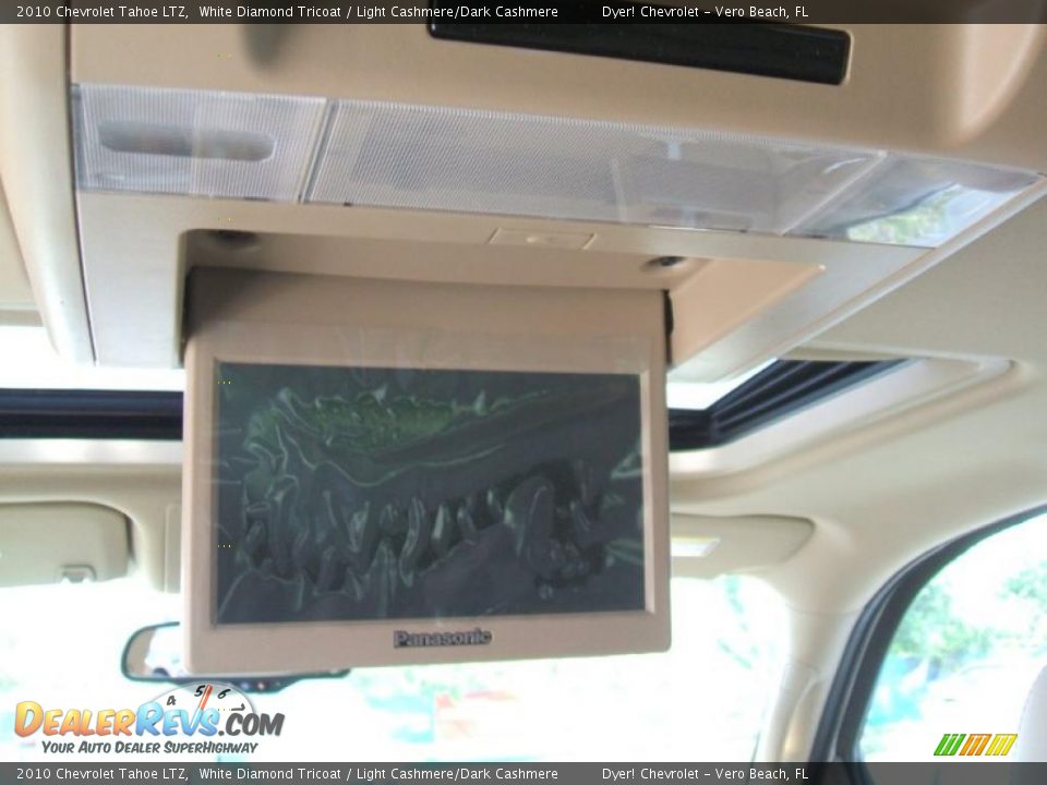 2010 Chevrolet Tahoe LTZ White Diamond Tricoat / Light Cashmere/Dark Cashmere Photo #22