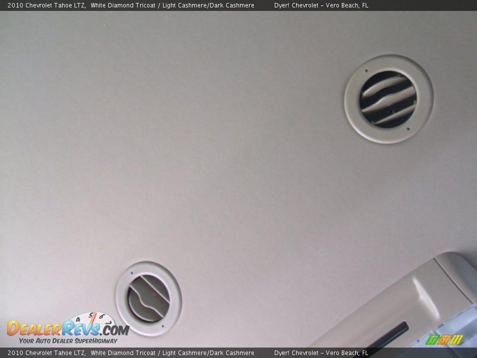 2010 Chevrolet Tahoe LTZ White Diamond Tricoat / Light Cashmere/Dark Cashmere Photo #24