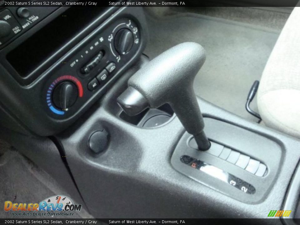 2002 Saturn S Series SL2 Sedan Cranberry / Gray Photo #12