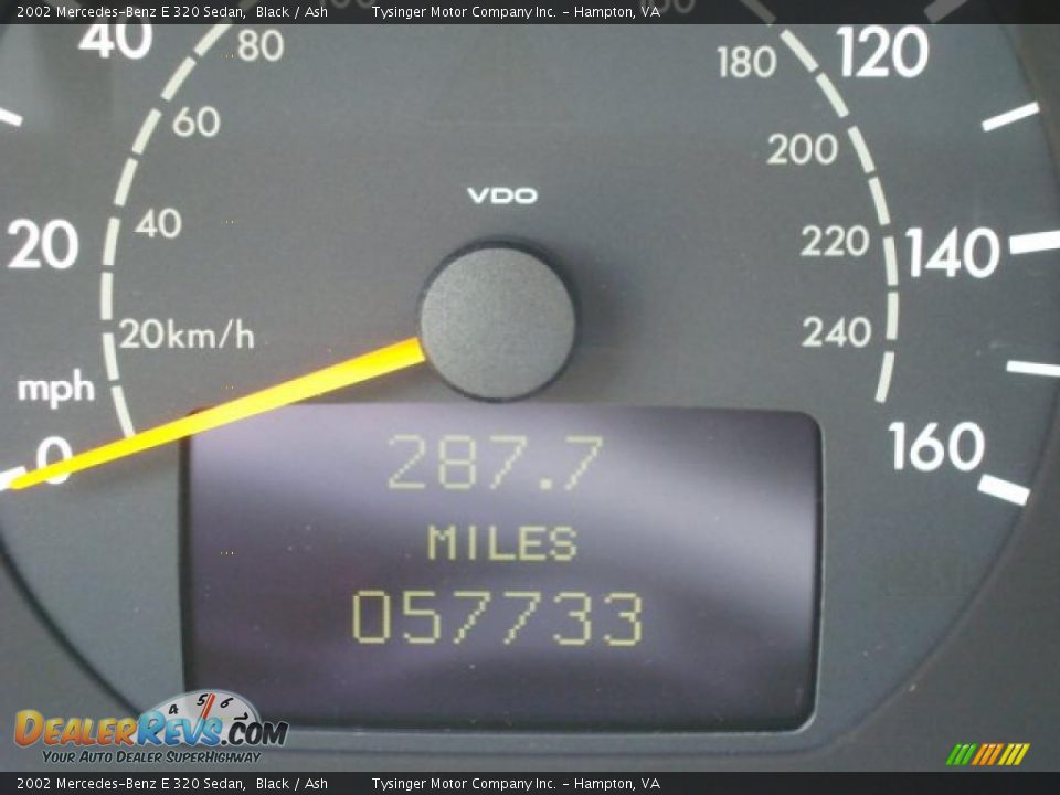 2002 Mercedes-Benz E 320 Sedan Black / Ash Photo #19