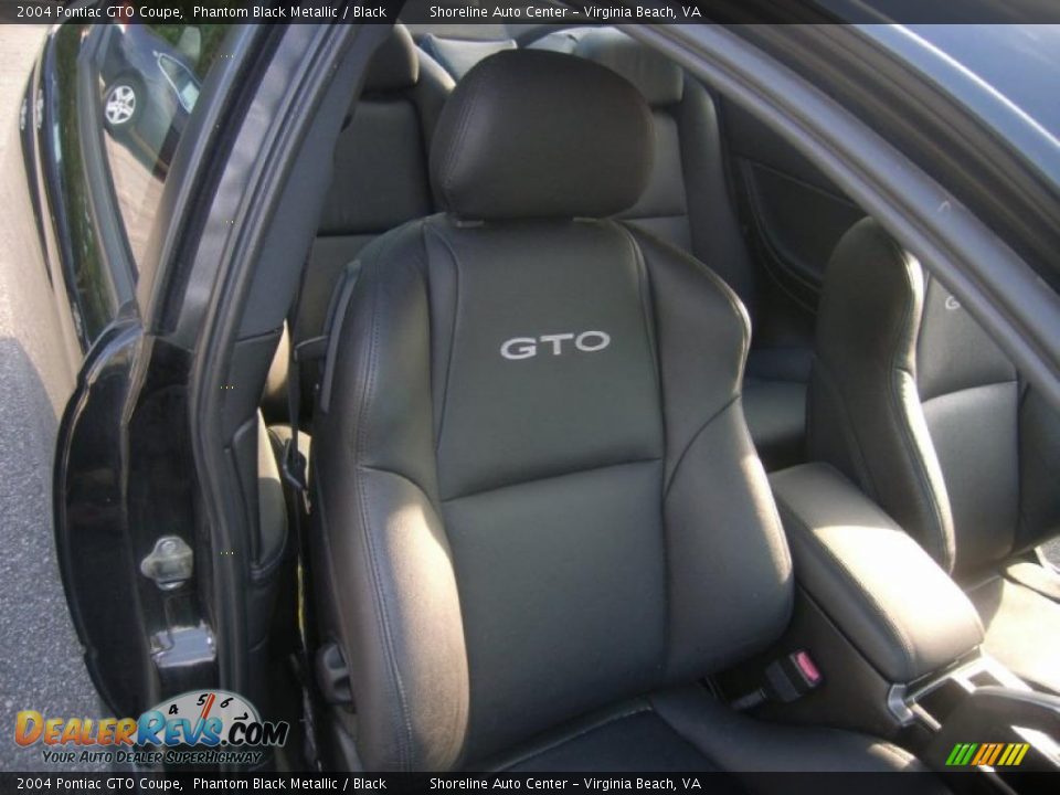 2004 Pontiac GTO Coupe Phantom Black Metallic / Black Photo #13