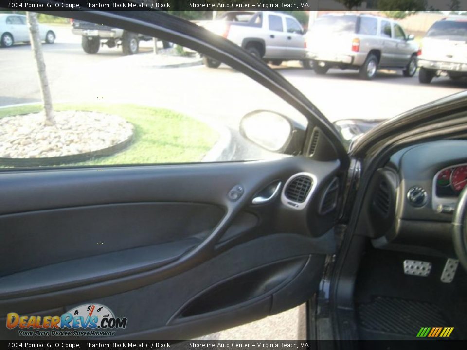 2004 Pontiac GTO Coupe Phantom Black Metallic / Black Photo #15