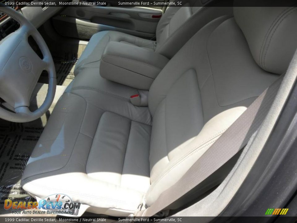1999 Cadillac DeVille Sedan Moonstone / Neutral Shale Photo #4
