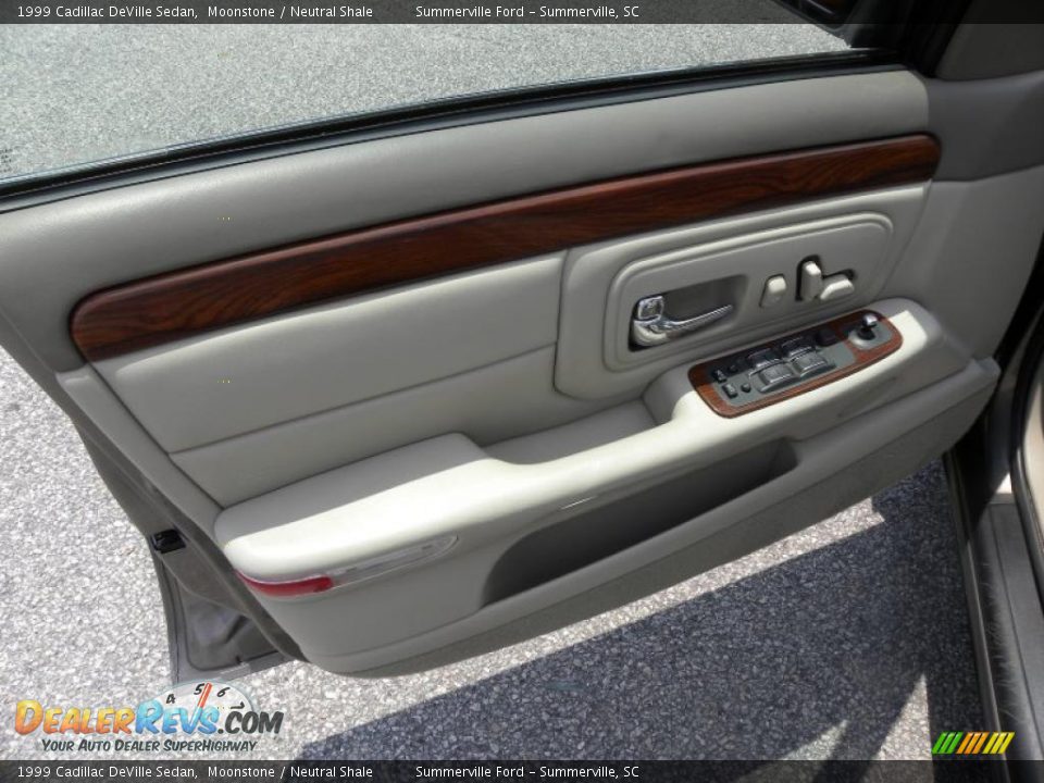 1999 Cadillac DeVille Sedan Moonstone / Neutral Shale Photo #5