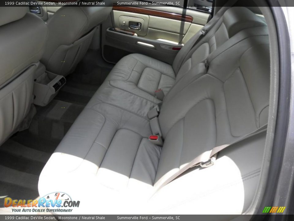 1999 Cadillac DeVille Sedan Moonstone / Neutral Shale Photo #6