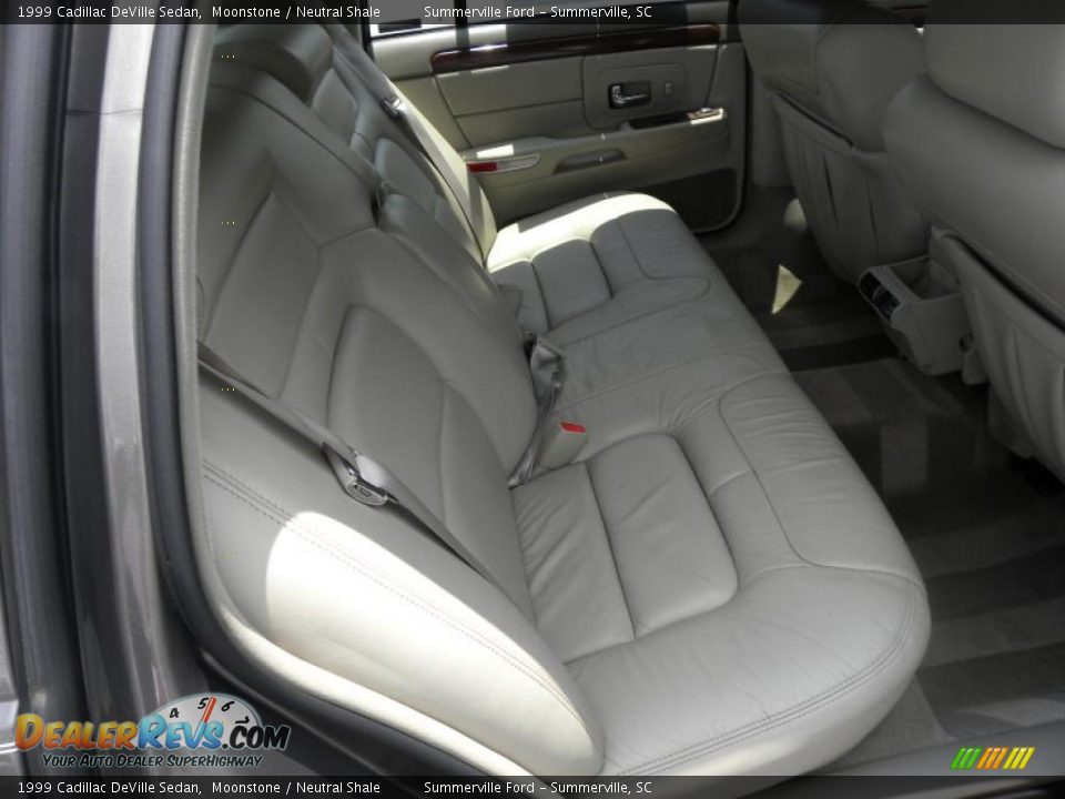 1999 Cadillac DeVille Sedan Moonstone / Neutral Shale Photo #10