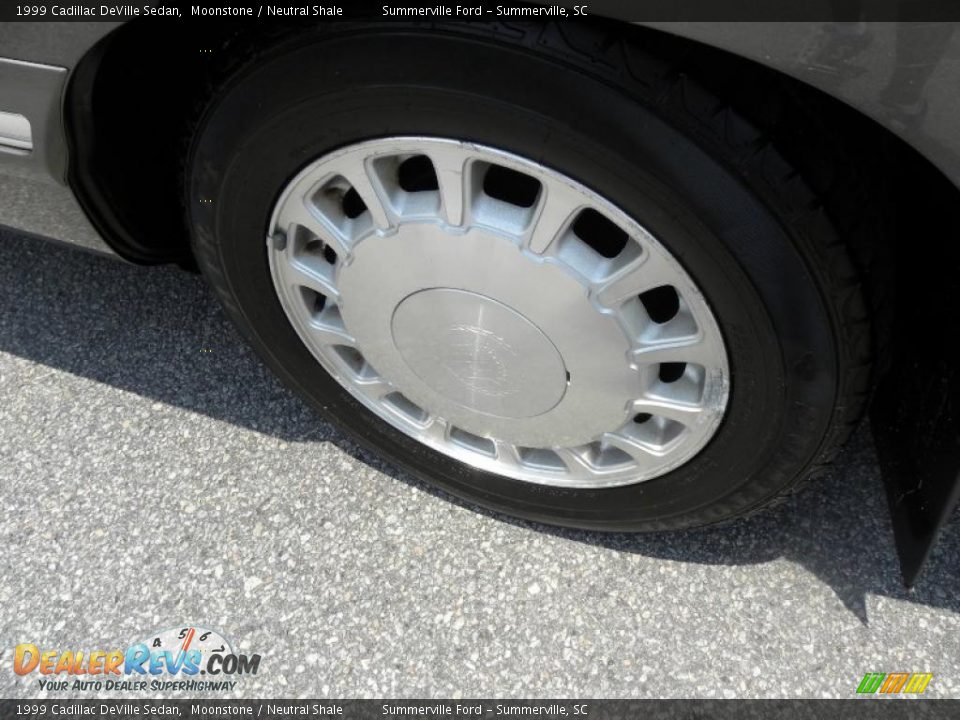 1999 Cadillac DeVille Sedan Moonstone / Neutral Shale Photo #16