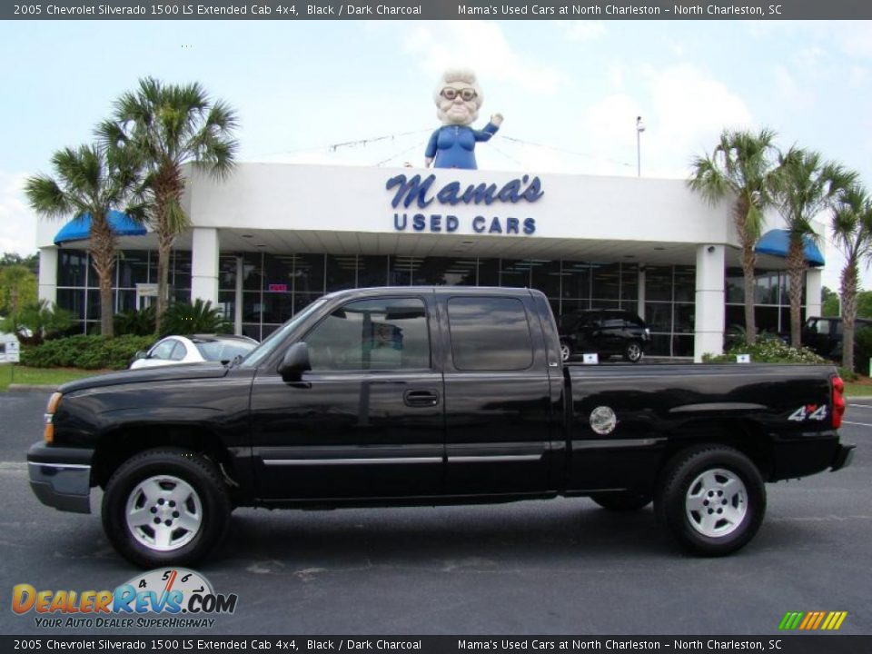 2005 Chevrolet Silverado 1500 LS Extended Cab 4x4 Black / Dark Charcoal Photo #1