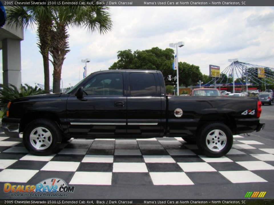 2005 Chevrolet Silverado 1500 LS Extended Cab 4x4 Black / Dark Charcoal Photo #2