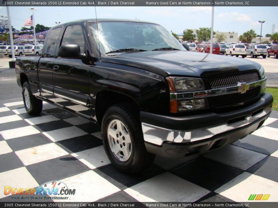 2005 Chevrolet Silverado 1500 LS Extended Cab 4x4 Black / Dark Charcoal Photo #5