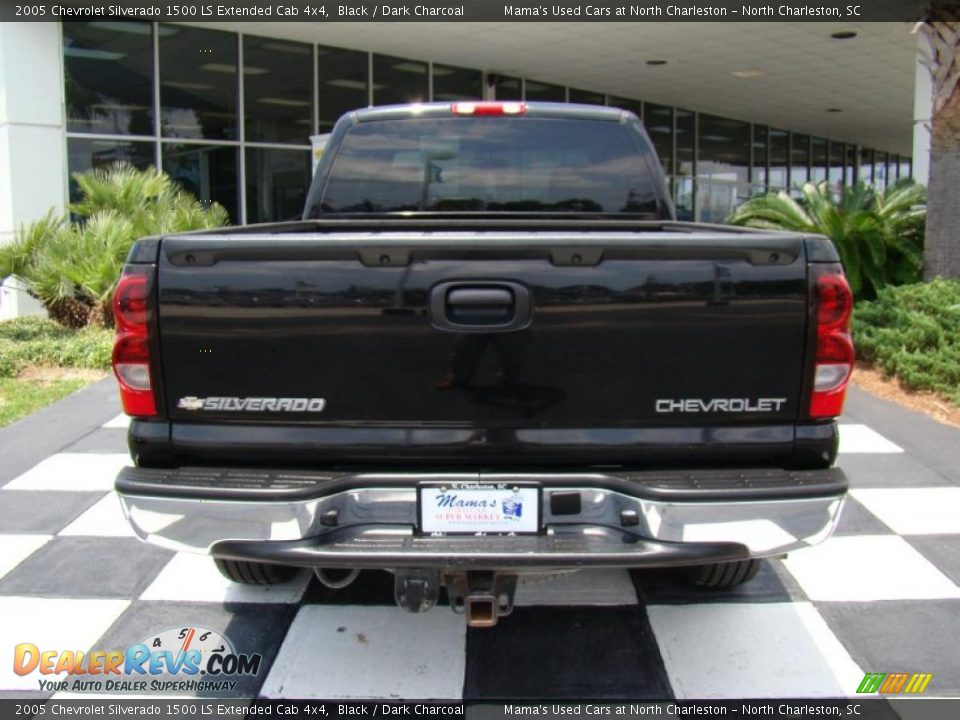 2005 Chevrolet Silverado 1500 LS Extended Cab 4x4 Black / Dark Charcoal Photo #8