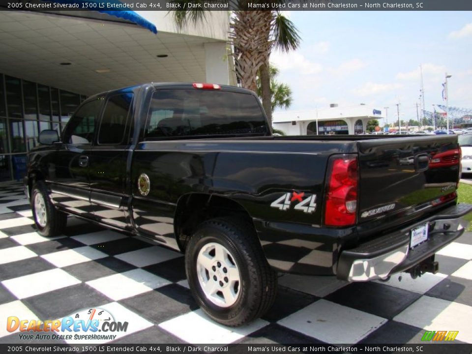 2005 Chevrolet Silverado 1500 LS Extended Cab 4x4 Black / Dark Charcoal Photo #9