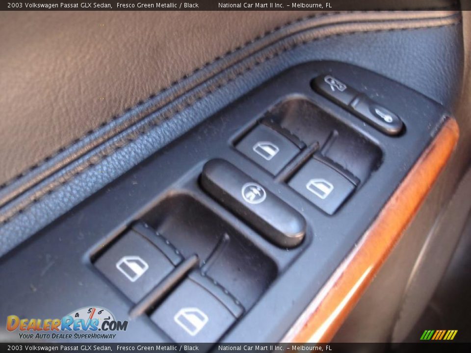 2003 Volkswagen Passat GLX Sedan Fresco Green Metallic / Black Photo #16