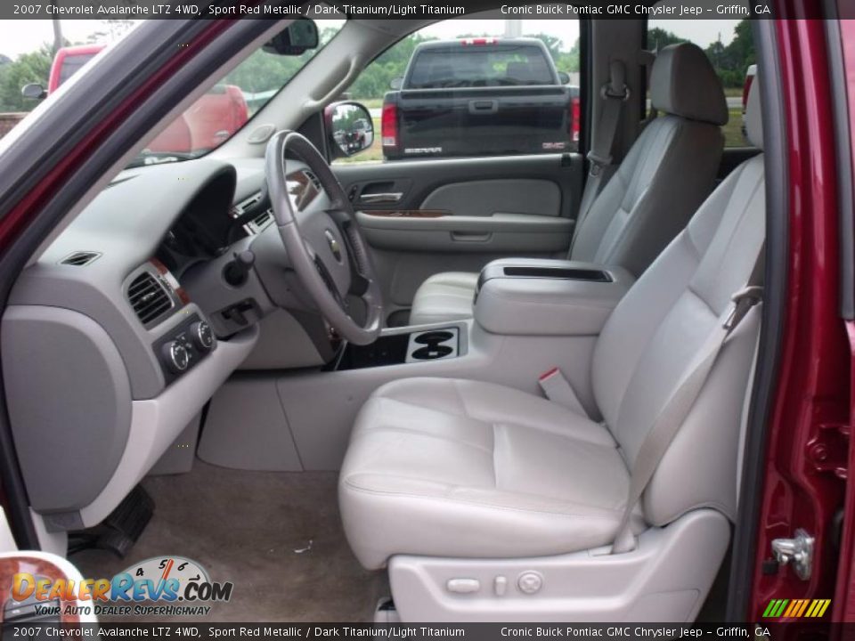 2007 Chevrolet Avalanche LTZ 4WD Sport Red Metallic / Dark Titanium/Light Titanium Photo #10