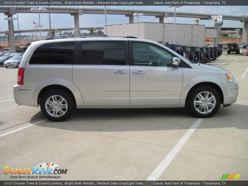 2010 Chrysler Town & Country Limited Bright Silver Metallic / Medium Slate Gray/Light Shale Photo #4