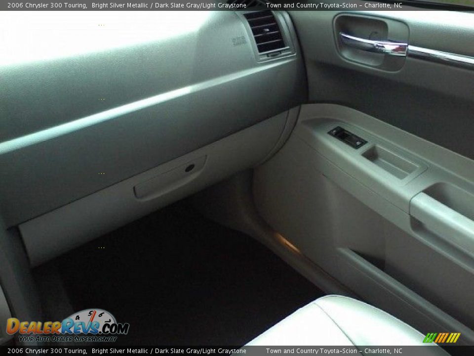 2006 Chrysler 300 Touring Bright Silver Metallic / Dark Slate Gray/Light Graystone Photo #11