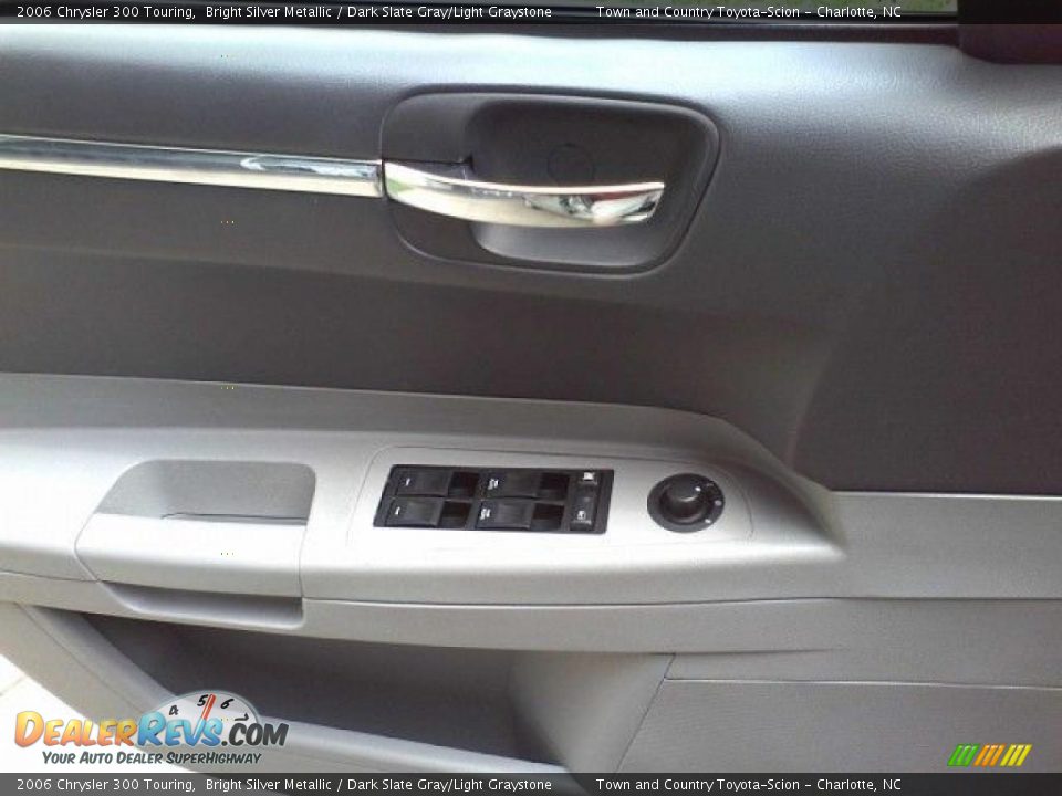 2006 Chrysler 300 Touring Bright Silver Metallic / Dark Slate Gray/Light Graystone Photo #12