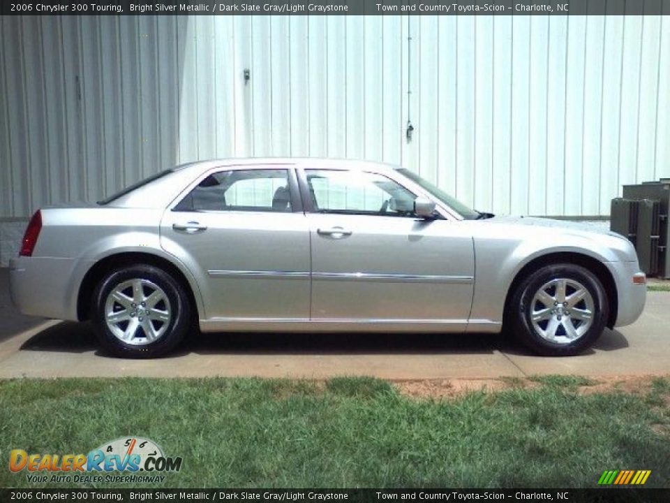 2006 Chrysler 300 Touring Bright Silver Metallic / Dark Slate Gray/Light Graystone Photo #17