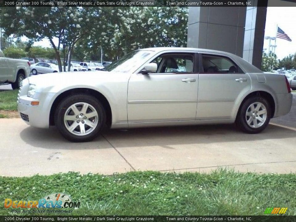 2006 Chrysler 300 Touring Bright Silver Metallic / Dark Slate Gray/Light Graystone Photo #18