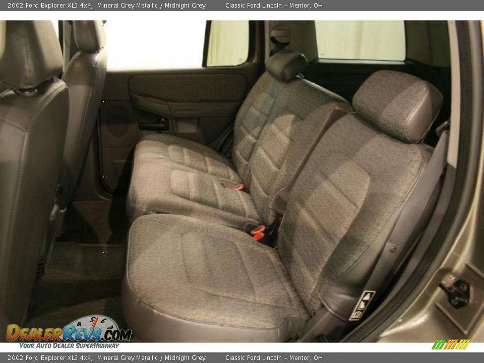 2002 Ford Explorer XLS 4x4 Mineral Grey Metallic / Midnight Grey Photo #17