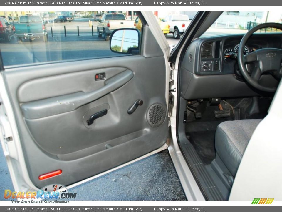 2004 Chevrolet Silverado 1500 Regular Cab Silver Birch Metallic / Medium Gray Photo #17
