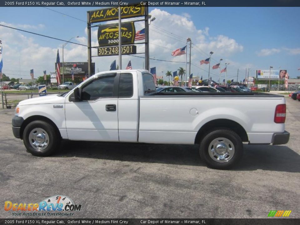 2005 Ford F150 XL Regular Cab Oxford White / Medium Flint Grey Photo #9