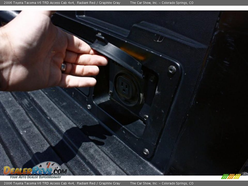 2006 Toyota Tacoma V6 TRD Access Cab 4x4 Radiant Red / Graphite Gray Photo #26