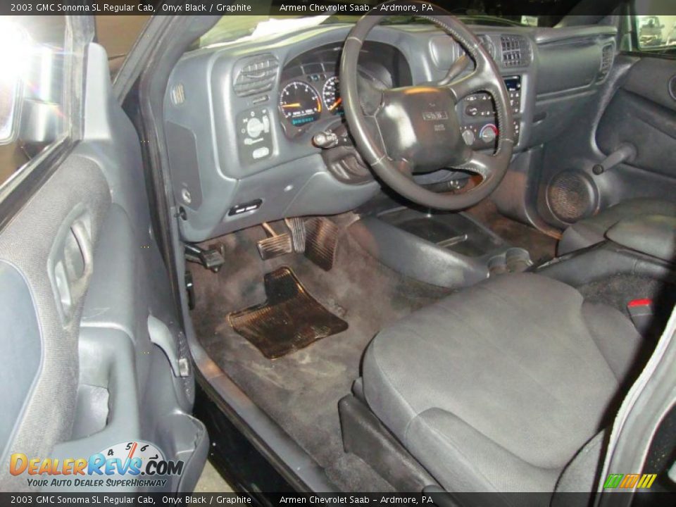 2003 GMC Sonoma SL Regular Cab Onyx Black / Graphite Photo #14