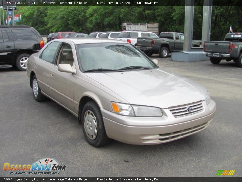 1997 Toyota Camry LE Cashmere Beige Metallic / Beige Photo #5