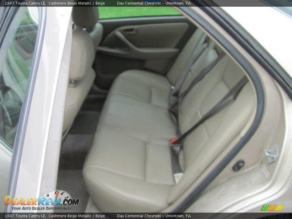 1997 Toyota Camry LE Cashmere Beige Metallic / Beige Photo #13