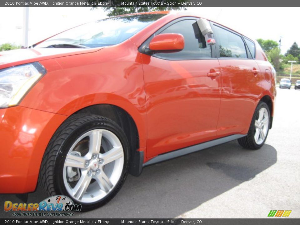 2010 Pontiac Vibe AWD Ignition Orange Metallic / Ebony Photo #27