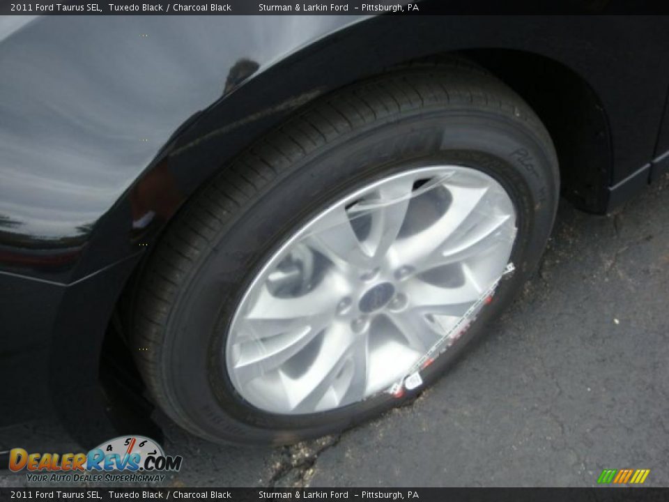 2011 Ford Taurus SEL Tuxedo Black / Charcoal Black Photo #12