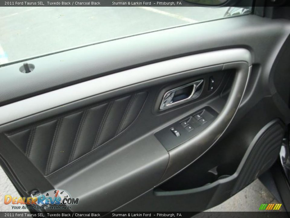 2011 Ford Taurus SEL Tuxedo Black / Charcoal Black Photo #16